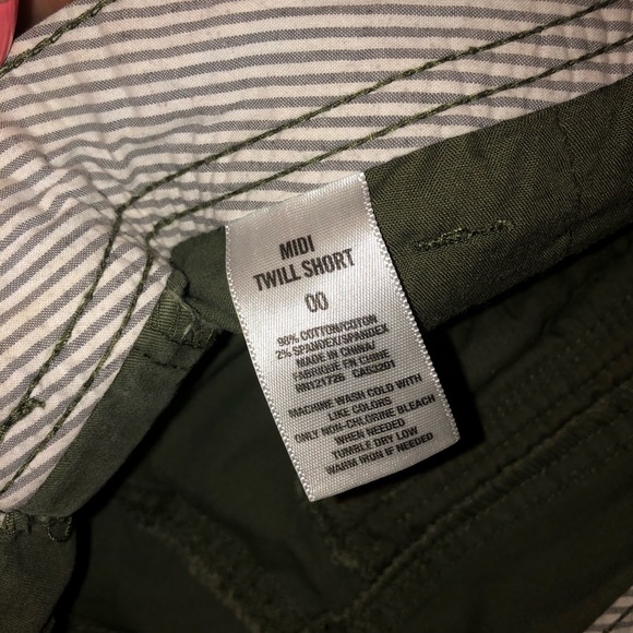 Forest Green Short with Cuff Detail - Picture 4 of 4